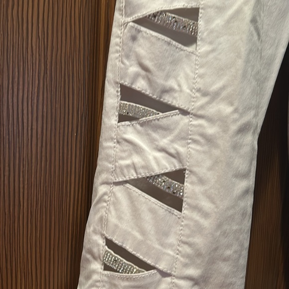 Ethyl Clothing Capris - Picture 3 of 10